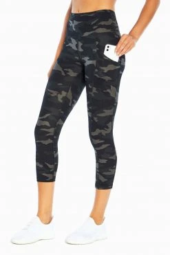Marika Balance Collection Eclipse Printed Side Pocket Mid Calf Capri Legging