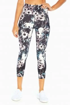 Marika Balance Collection Eclipse Printed Side Pocket Mid Calf Capri Legging