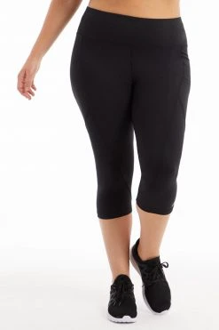 Marika Bestsellers High-Rise Tummy Control Capri (Plus Size) 11 Marika Bestsellers High-Rise Tummy Control Capri (Plus Size)