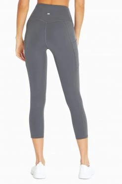 Marika Drew Side Pocket Tummy Control Mid Calf Capri 28 Marika Drew Side Pocket Tummy Control Mid Calf Capri