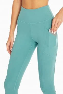 Marika Drew Side Pocket Tummy Control Mid Calf Capri 37 Marika Drew Side Pocket Tummy Control Mid Calf Capri