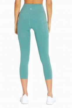 Marika Drew Side Pocket Tummy Control Mid Calf Capri 36 Marika Drew Side Pocket Tummy Control Mid Calf Capri