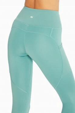 Marika Elsa Side Pocket Mid Calf Capri