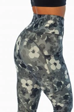 Marika Elsa Side Pocket Mid Calf Capri