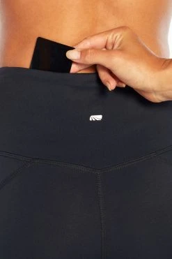 Marika Pocket Shop Delinah Ankle Legging