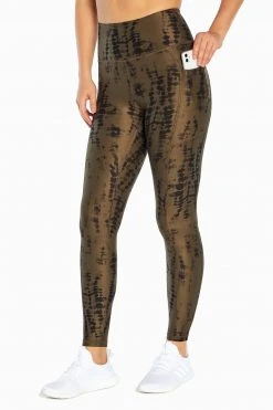 Marika Drift Side Pocket Legging Features