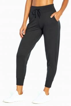Marika Mona Jogger Features