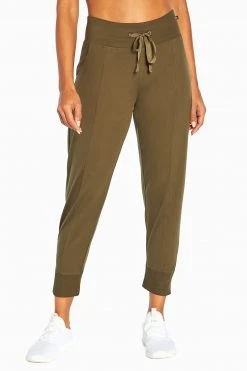 Marika Mona Jogger Features