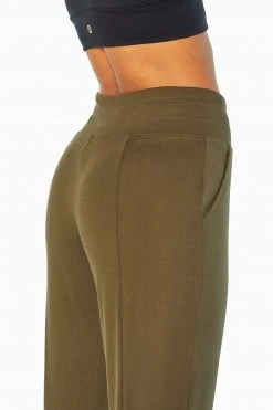 Marika Mona Jogger Features