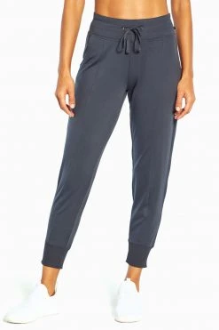 Marika Mona Jogger Features