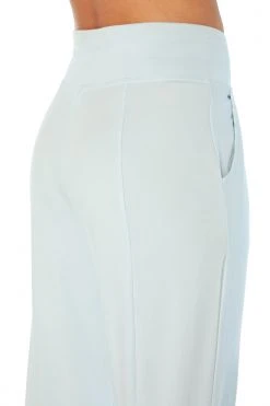 Marika Mona Jogger Features