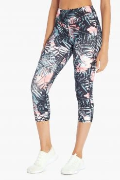 Marika Sport Palm Printed Capri Legging - Peach Tropics